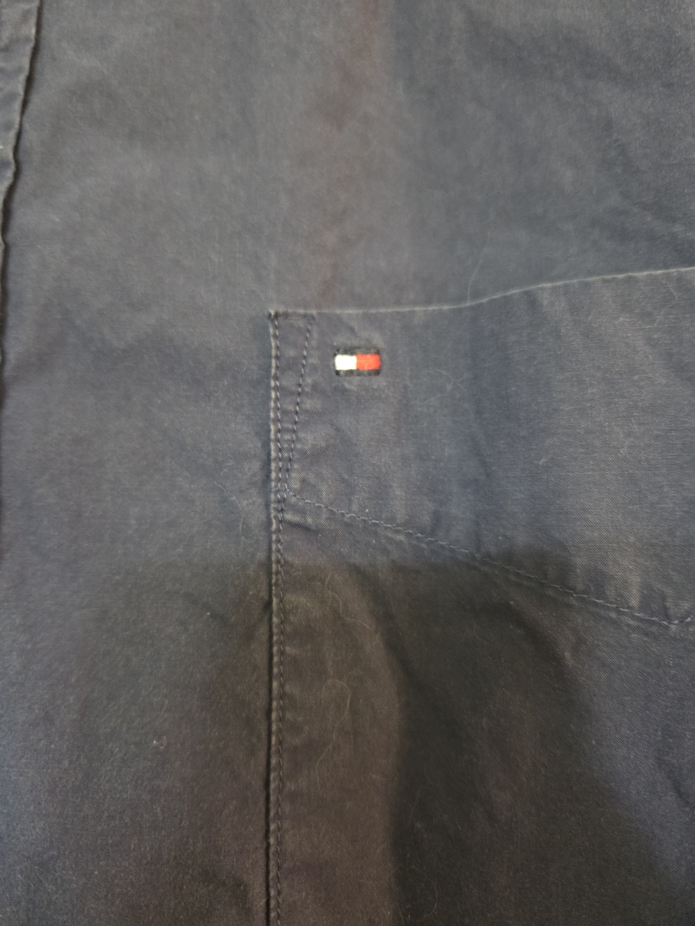 Tommy Hilfiger Men's Navy Short-Sleeve Button-Down Shirt with Chest Pocket - Picture 2 of 4